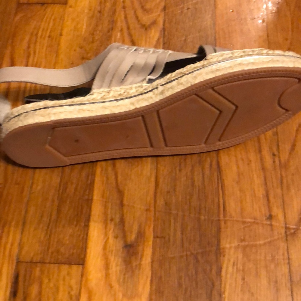 Sandals - Picture 3 of 3